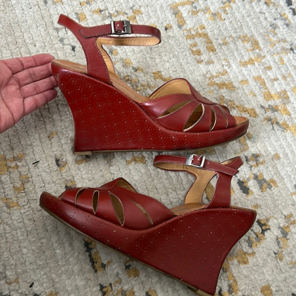 Robert Clergerie vintage leather brown tan wedge platform heeled sandals. Size 9